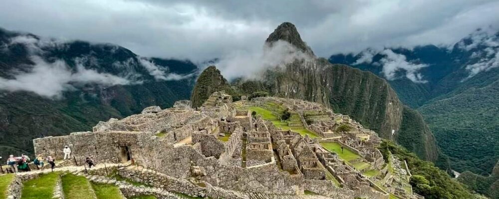 MACHU-PICCHU-CON-LOGO-PPT